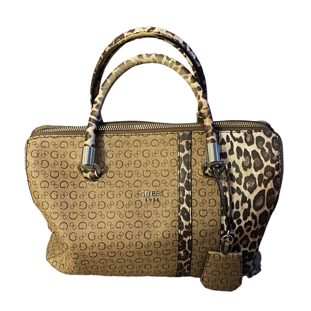 EUC Guess Purse 👜